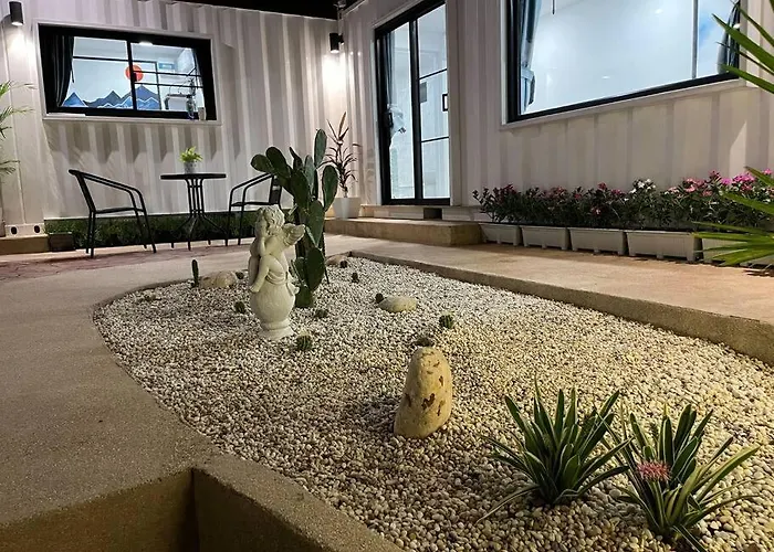 独立庭院 花园式的两卧两卫民宿 近mrt 2 * Bangkok