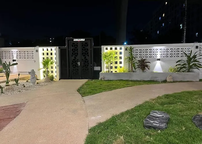 Vakantiehuis 独立庭院 花园式的两卧两卫民宿 近mrt 2