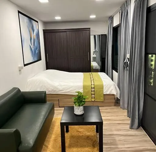 独立庭院 花园式的两卧两卫民宿 近mrt 2 Vakantiehuis *