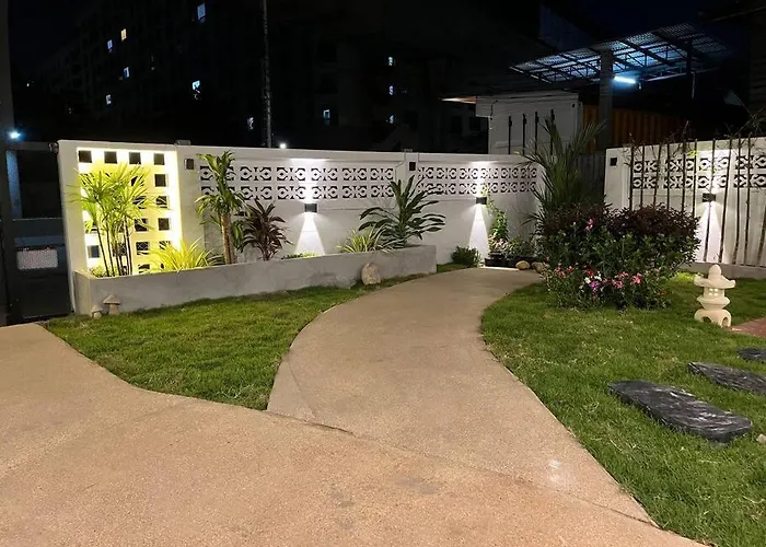 独立庭院 花园式的两卧两卫民宿 近mrt 2